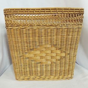 Beautiful wicker basket!!